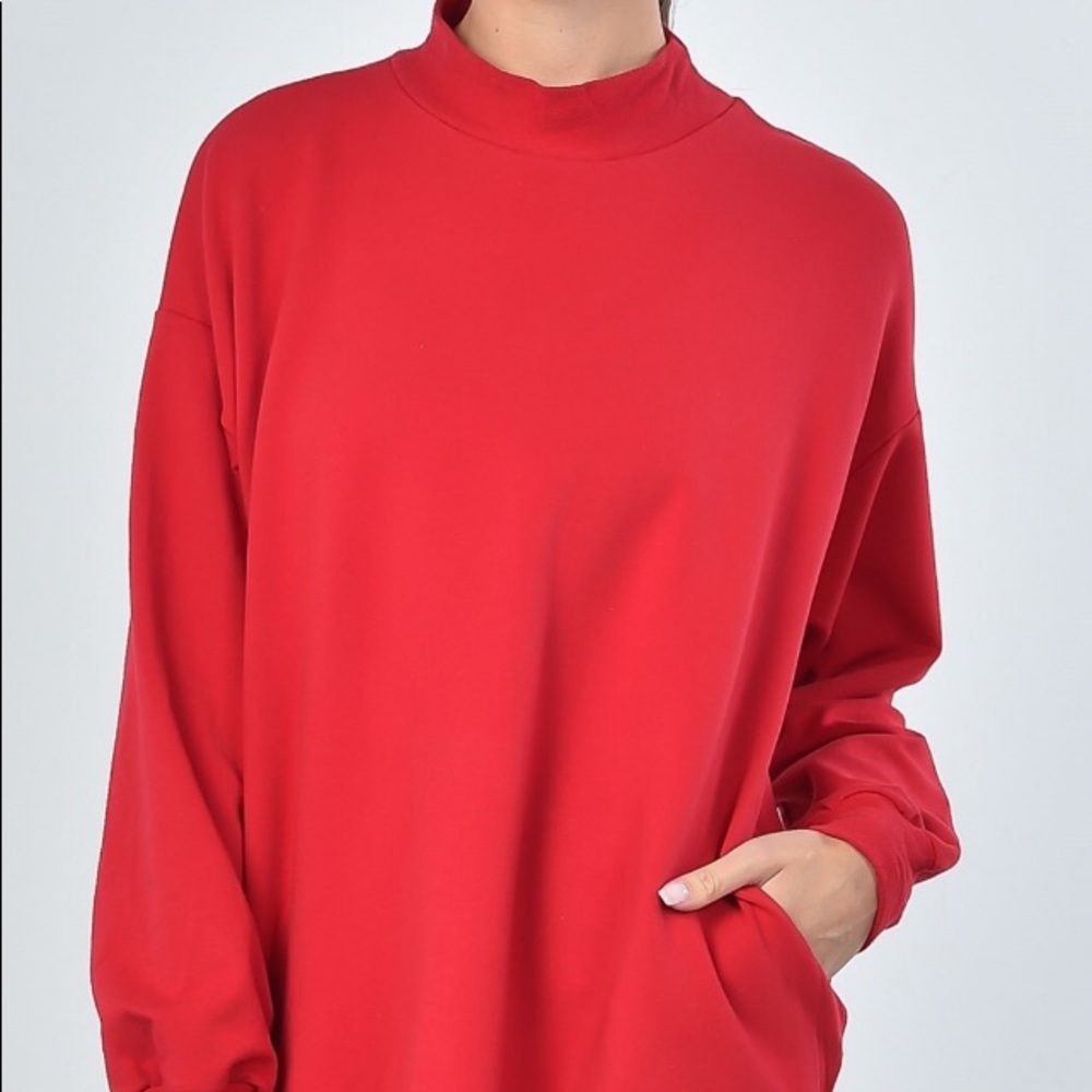Red stand up collar sweatshirt with pockets